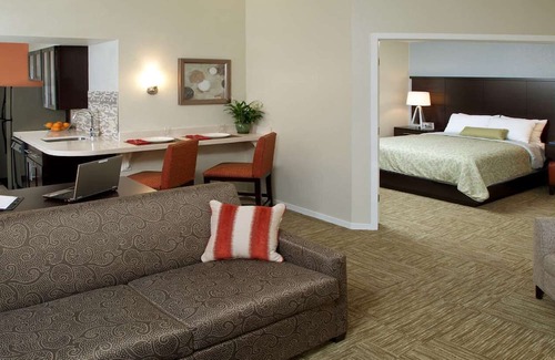 Sunnyvale House | 3 Cozy Rooms w/Coffee Maker, Microwave, & Complimentary Breakfast