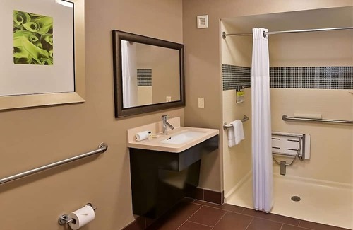 Sunnyvale House | 3 Cozy Rooms w/Coffee Maker, Microwave, & Complimentary Breakfast