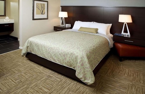 Sunnyvale House | 4 Charming Suites w/Pet-Friendly Rooms, BBQ Area & Fresh Breakfast