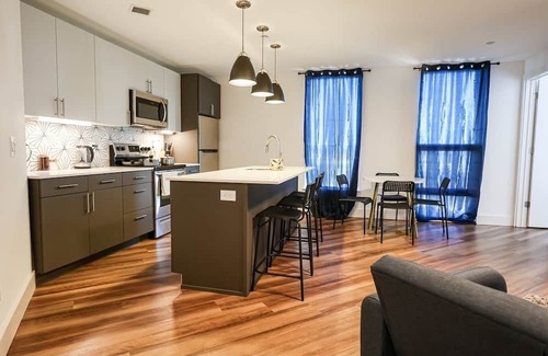 Brewerytown Apartment | Imagine a stylish escape in Glenwood, the epitome of urban luxury