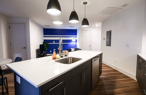Brewerytown Apartment | Imagine a stylish escape in Glenwood, the epitome of urban luxury