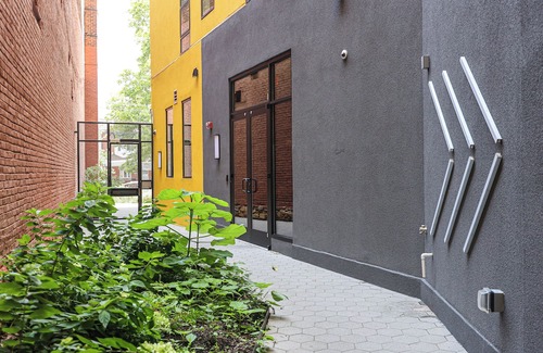 Brewerytown Apartment | Imagine a stylish escape in Glenwood, the epitome of urban luxury