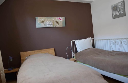 Gersfeld Apartment | Apartment 'Fewo Rhön-Thal Bis Zu 8 Personen' with Mountain View, Private Terrace and Wi-Fi