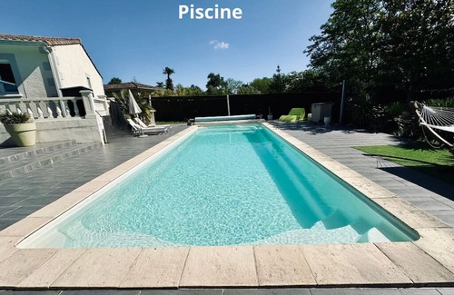 Salleboeuf Villa | Le Magnolia: Piscine, Spa et Accès Direct Forêt