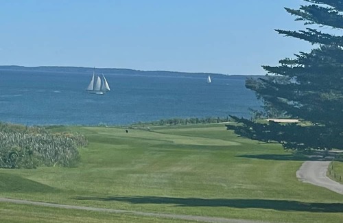 Glen Cove Condo | Oceanfront 1 Bedroom Fully Equipped Condo located at Samoset Resort