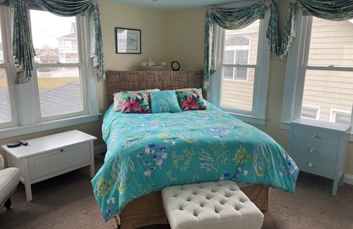Yalesville House | Waterfront 2BR Oasis in East Haven – 10 Mins to New Haven
