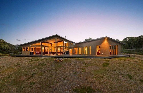 South Bruny House | Cloudy Bay Lagoon Estate ~ Architecturally designed home