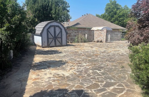 South Oklahoma City House | Spacious private 4-bedroom house with pool, sauna, WiFi and fitness room