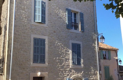 Tavernes House | Demeure Vigneronne de 280m² Avec Jardin. 5 Suites Dont une Double, 12 Couchages