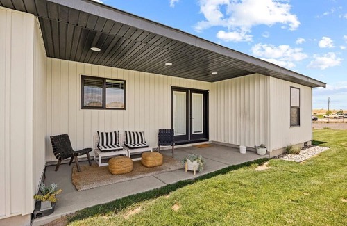 Gooding County House | *Heart of Wendell*Massive yard*fire pit*Parking