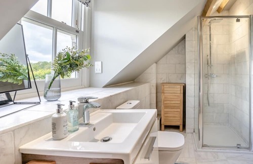 Monmouth House | The Cart Shed - Three Bedroom House, Sleeps 5