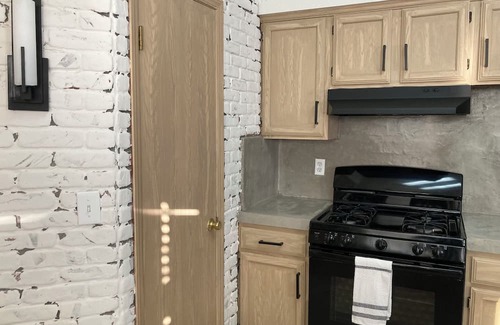 Lemoore House | Family friendly, pet-friendly Casa in heart of Lemoore