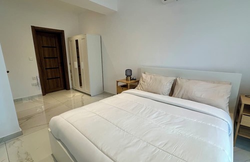 San Gwann Apartment | Charming 3-bedroom Maisonette with AC, WiFi in San Ġwann