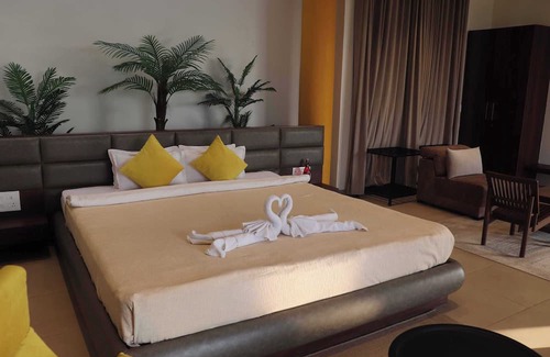 Mahiravani Resort | Amã Stays & Trails Aqua Vista Watermark, Nashik