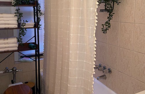Murray Hill Apartment | cozy vintage apartment. 1 bedroom & very spacious