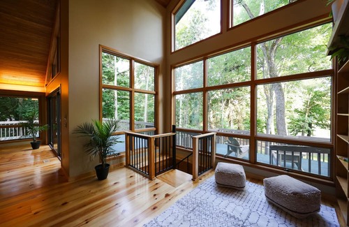 Lansing House | LNSNG VISTA I River + Trails