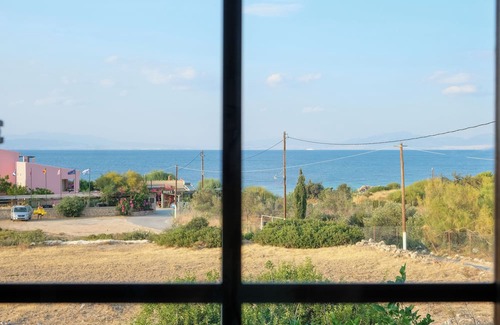 Kontos House | Spacious Holiday House with Seaview and Garden