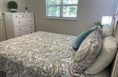 New Castle House | Cozy cottage in Birmingham with wooded yard and close to interstate.