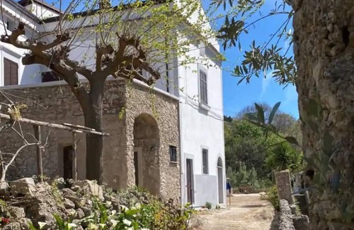 Cava de' Tirreni House | Country house near Amalfi and Pompeii - Casa "Mandorlo"