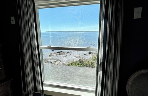 East Deering Cottage | Welcome to The Villa! Charming oceanfront cottage right in Portland