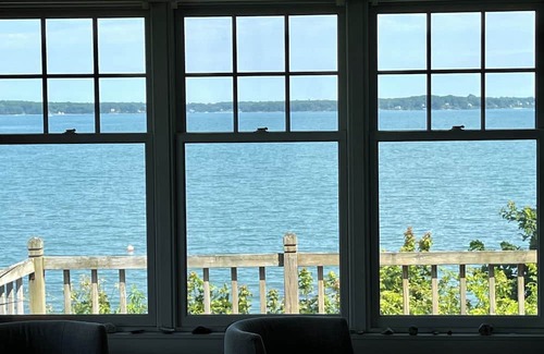 East Deering Cottage | Welcome to The Villa! Charming oceanfront cottage right in Portland