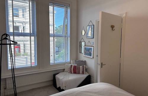 Folkestone Apartment | *New* stylish apartment in the West End of Folkestone