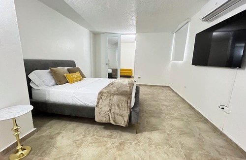 Rio Piedras House | Charming 3-bedroom house, pool and 5 min from SJU airport.