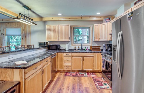Eagle River Cottage | Peaceful Eagle River Cottage w/ Deck, Pets Welcome