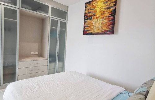 Kuala Teriang Apartment | Stunning Sunset View High Speed Fibre Furnished