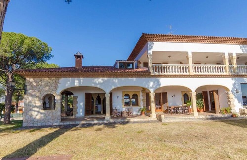 Banyeres del Penedes Villa | Alvent - Xeckin Holidays