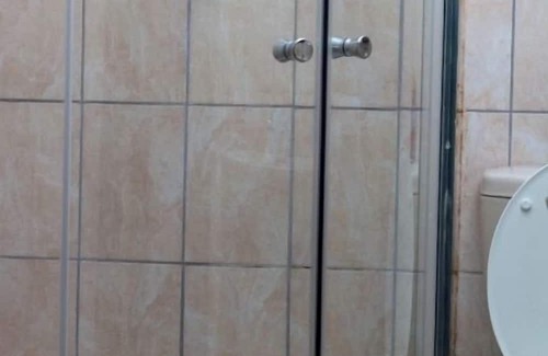 Greater Johannesburg Metropolitan Area House | Ogans Stylish 1 BedRoom Apartment - Self-Cateringnn