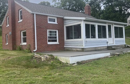 North Webster Cottage | North Webster, IN lake front on all sports Webster Lake.