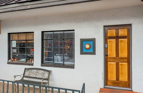 West Colorado Springs Apartment | Explore & Relax: Pet-Friendly Studio in Historic Old Colorado City, Steps from Outdoor Adventures