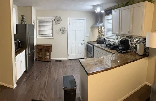 McComb House | Cozy 1-bedroom house with WiFi, AC in enjoyable McComb