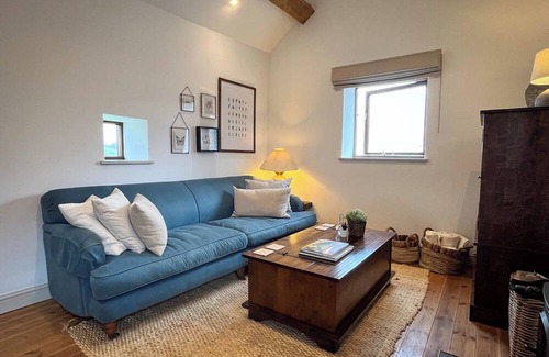 Flagg House | Retreat to the middle of everywhere! The Byre, relax and rewind home-from-home