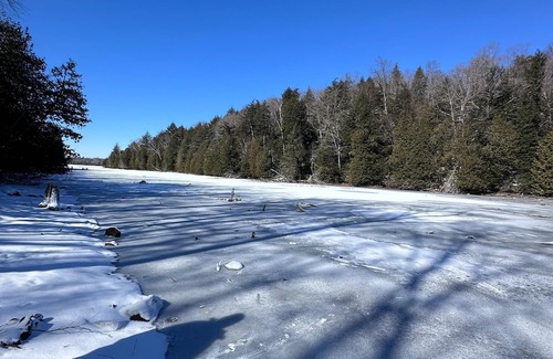 Irondale Cabin | Welcome to Glamor Rustic Retreats, your ideal getaway in Highlands East, Ontario