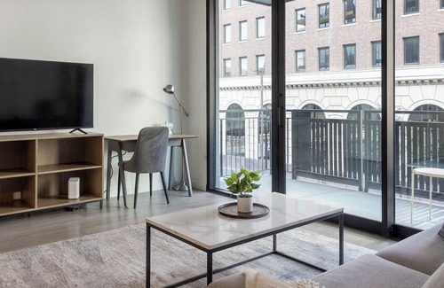 Downtown Tucson Apartment | Barsala l Vibrant 2BD, easy access to shopping, fast Wi-Fi