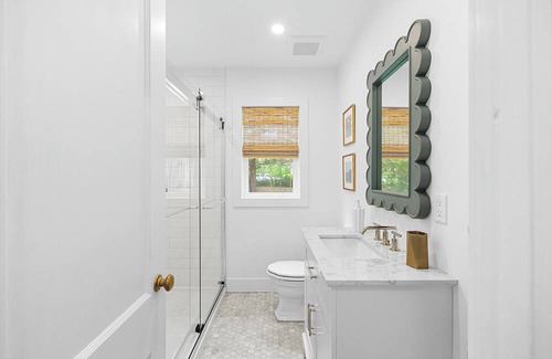 Sag Harbor Cottage | little Cottage on Cove Charming 2-bedroom in soothing Sag Harbor with WiFi, AC