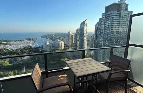 Humber Bay Shores Condo | 1 Bedroom condo with stunning view of lakeshore