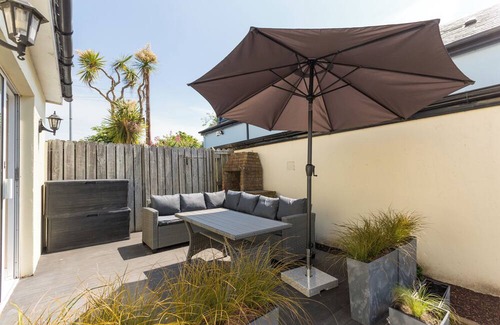 Delgany Apartment | Greystones Garden Studio for 2 down at the Harbour