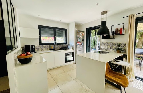 Venelles Villa | Villa à 15 Minutes D'aix-en-provence, 3 Chambres,piscine,climatisation,wifi