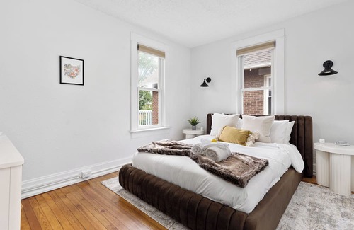 Weinland Park House | 5 bedroom/2bath OSU Game day HQ, 5 Parking Spots, Game room, BIG yard, Dogs ok