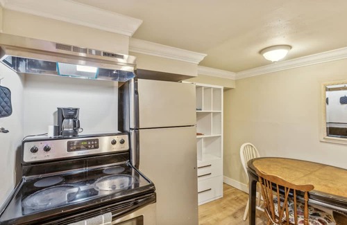 Bryn Mawr-Skyway House | NEW LISTING! Peaceful Retreat Near Parks & Lake by RedAwning