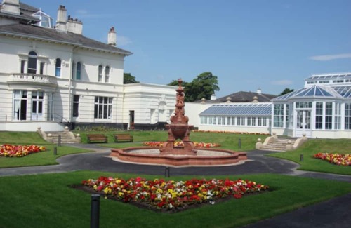 St Helens House | Charming 2BR House in St Helens - FREE Parking