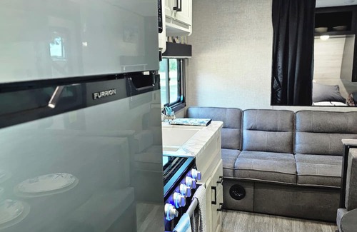 Henderson House | Cozy RV in Charming Henderson, Texas for Syrup Festival