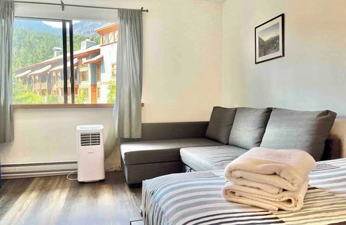 Whistler Creekside Condo | Cozy Creekside Private Nook! Free Parking - Pets Welcome Walk to Gondola 5 min