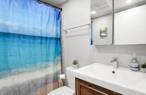 Whistler Creekside Condo | Whistler Peak FREE parking, Pet Friendly, Backyard Lake - 5 Min Walk to Gondola