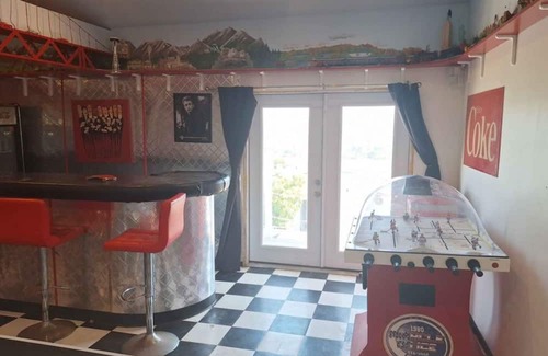 La Presa House | Charming Spot In wonderful Spring Valley with WiFi, AC