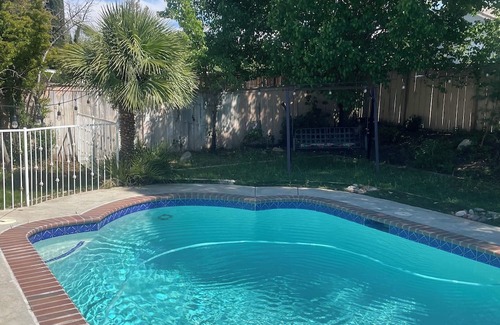 Palmdale House | Charming 3-bedroom house in terrific Palmdale with WiFi, AC