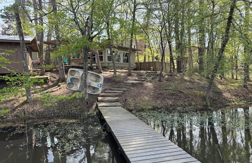 Genoa House | Lakeside Hideaway